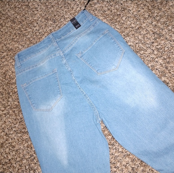 Jeans - Picture 2 of 3